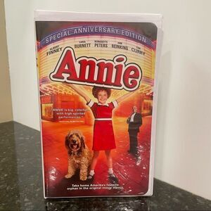 COPY - ✨host pick✨VHS 📼 ANNIE
